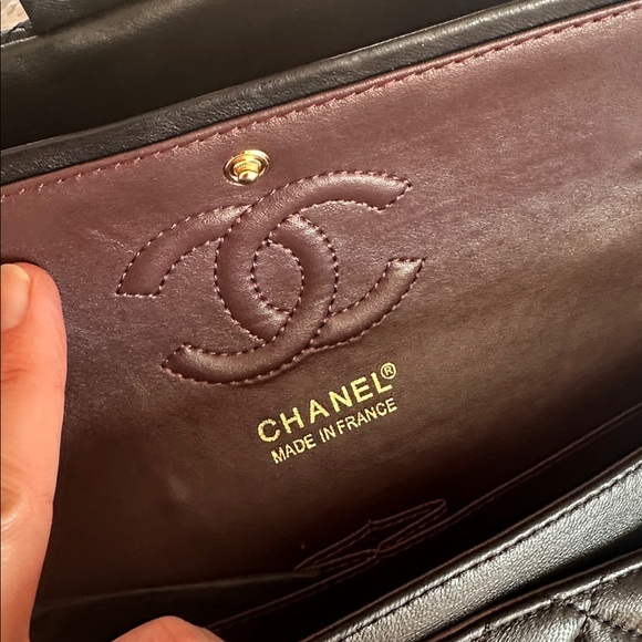 Black Quilted Leather Shoulder Bag with Gold Hardware - Picture 2 of 4